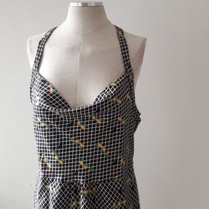 A Rose Has No Teeth T back Sz large black white